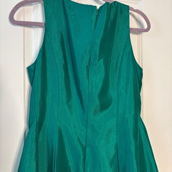 Tahari Dress with Pockets Emerald Green size 8 - Picture 5 of 11